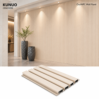 Panneau mural intérieur en WPC couleur unie, revêtement cannelé en composite bois-plastique pour la décoration de villas modernes et de façades de chambres