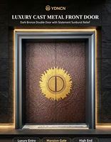 Porte d'entrée double coulissante YDNCN de luxe en aluminium moulé martelé bronze foncé, sculptée 3D artistique en forme de soleil doré