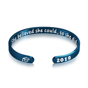 Mejores vendedores de 2019 para Amazon motivacional ella creía que podía por que <span class=keywords><strong>lo</strong></span> nombre personalizado brazalete para regalos de la graduación - Product Image 4