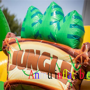 Les enfants adorent le château gonflable multi-activités « Super Jungle », personnalisable en taille. - Product Image 5