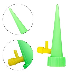Estacas de Riego por Goteo Cónicas con Válvula de Control para Plantas de Jardín y Hogar - Product Image 3