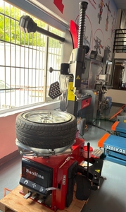 Máquina cambiadora de neumáticos Manual profesional Baohua, equipo esencial de reparación de automóviles para talleres de reparación de neumáticos, todas las series incluidas - Product Image 3