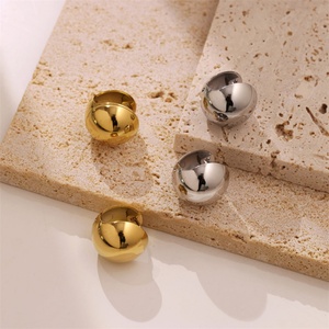 Pendientes Geométricos Unisex de Aro Hueco con Bolas Redondas, Chapados en Oro, de Acero Inoxidable Hipoalergénico, Estilo Vintage - Product Image 3
