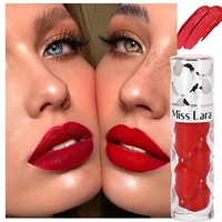 Gloss à lèvres six couleurs effet repulpant hydratant fini brillant longue tenue laiteux