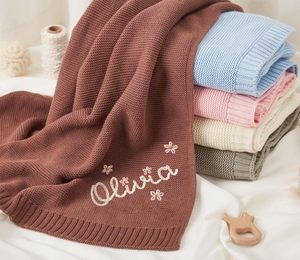 Couverture d'emmaillotage personnalisée avec nom, couvertures de réception pour garçons et filles, cadeaux personnalisés parfaits pour les nouveau-nés, les baby showers - Product Image 3