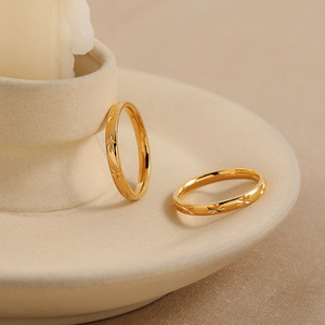 Bague de fiançailles en or 18 carats plaqué PVD avec gravure d'étoile, <span class=keywords><strong>bande</strong></span> fine, acier inoxydable non allergique, sans ternissement, <span class=keywords><strong>bande</strong></span> d'éternité <span class=keywords><strong>dorée</strong></span> - Product Image 2