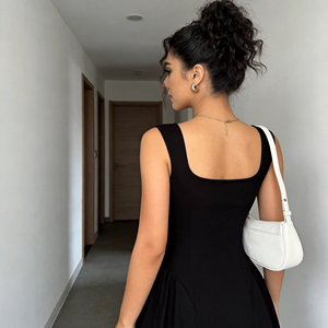 <span class=keywords><strong>Robe</strong></span> <span class=keywords><strong>noire</strong></span> élégante <span class=keywords><strong>à</strong></span> col carré et taille cintrée, coupe ajustée, mini-<span class=keywords><strong>robe</strong></span> d'été <span class=keywords><strong>à</strong></span> fines <span class=keywords><strong>bretelles</strong></span> pour femme, idéale pour les rendez-vous et les soirées. - Product Image 6