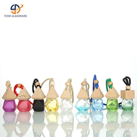 Bouteilles de diffuseur de voiture suspendues en verre plat et carré avec logo laser Bouchon en bois personnalisé de 5ml 8ml 10ml