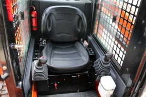 รถตักขนาดเล็กแบบใหม่ที่มีคุณสมบัติตรงตามมาตรฐานการปล่อยมลพิษแห่งชาติลดความเสียหายจากพื้นดิน - Product Image 5