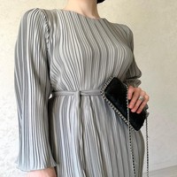 Vêtements Féminins Européens et Américains Automne 2025 Nouvelle Jupe Longue Plissée Manches Trompette Mi-Longue Abaya Élégante