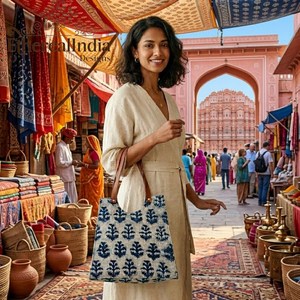 Sac fourre-tout bleu floral indigo en coton et jute imprimé au bloc, fait main, pour le quotidien et le marché - Product Image 3