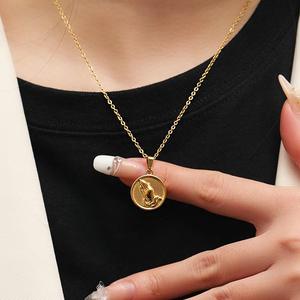 Collier pendentif en acier inoxydable avec mains en prière Chaîne <span class=keywords><strong>à</strong></span> breloques Pièces rondes en or 18 carats plaqué PVD God Bless Pray Religious Offre Spéciale - Product Image 4