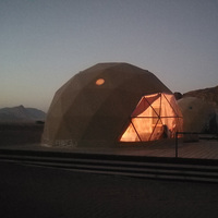 Dôme de glamping de luxe avec logo personnalisé, anti-sable, avec salle de bain et fenêtre panoramique, pour hôtel-resort oasis du désert