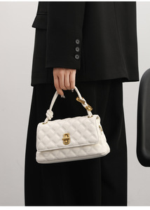 <strong>Alibaba</strong> <strong>China</strong> Hot Supplier Elegant Style Ladies Quilted Bags Great Purses and Handbags Female 2025 Ins Hot Sale Women Phone Bags - Product Image 3