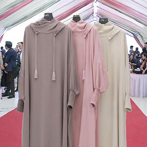 Elegante Vestido Abaya de Poliéster para Mujer, Estilo Holgado con Capucha, Largo hasta el Tobillo, Estilo de Medio Oriente - Product Image 3