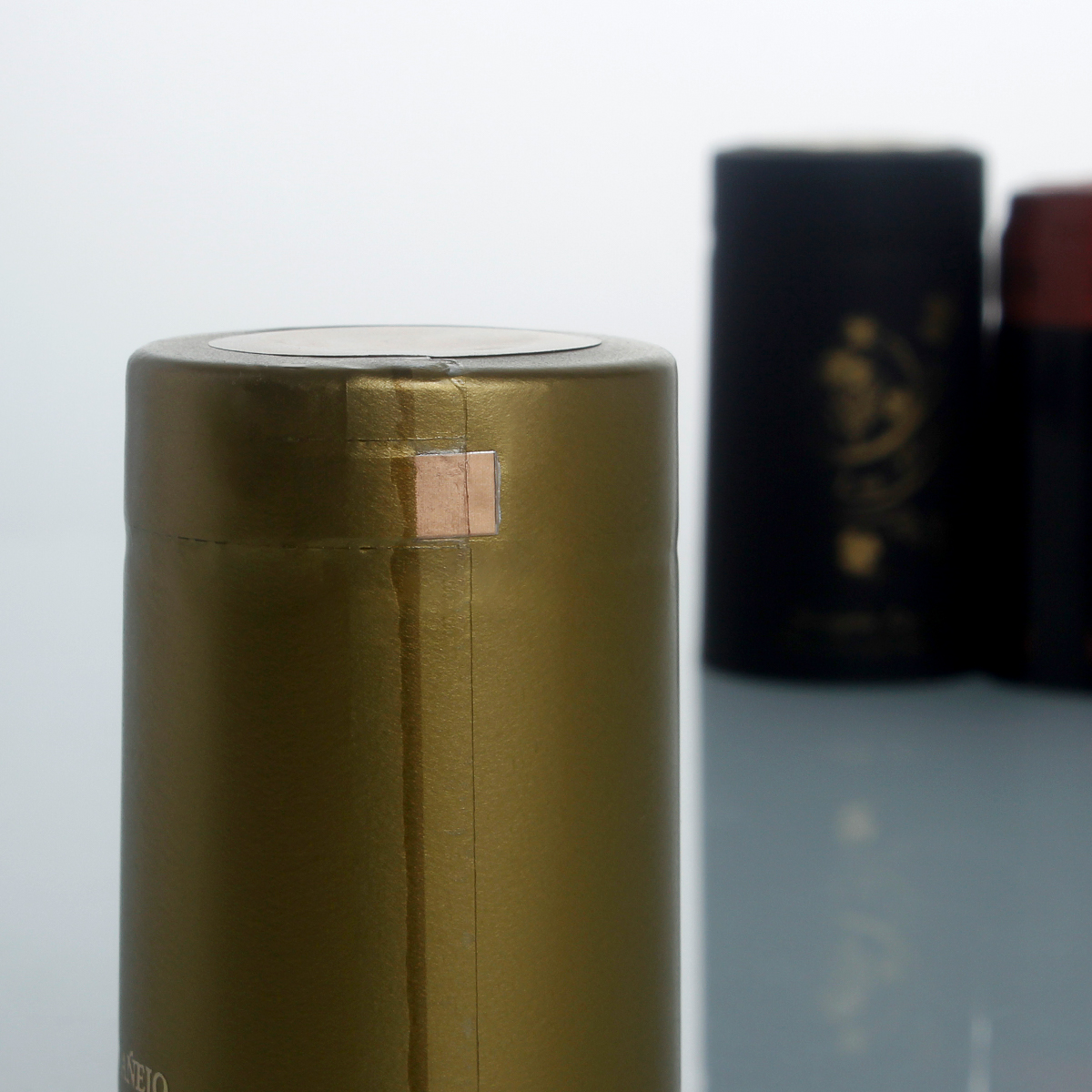 LOW MOQ gin rum tequila vodka wine bottle metal PVC Aluminum Foil heat shrink Capsule with tear tab