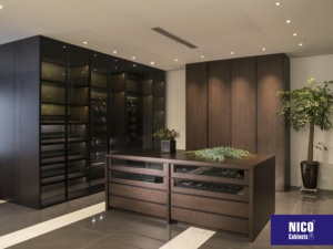 Sous-vêtement en bois et noyer, <span class=keywords><strong>armoire</strong></span> <span class=keywords><strong>de</strong></span> rangement, <span class=keywords><strong>de</strong></span> luxe, <span class=keywords><strong>de</strong></span> style italien, haut <span class=keywords><strong>de</strong></span> gamme, placard <span class=keywords><strong>de</strong></span> marche modulaire avec porte en verre - Product Image 2