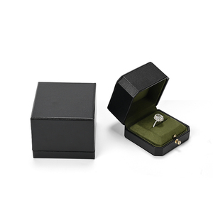 FANXI. Venta al por Mayor de Cajas de Joyería Modernas Octogonales de Cuero PU, Caja Organizadora de Anillos de Microfibra Personalizada de Lujo - Product Image 1