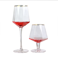 Vente en gros Cristal de luxe en forme de diamant Tige courte 14oz Logo personnalisé Bord doré Bon gobelet à brandy moderne Verre à vin rouge