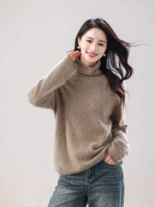 Semplici colori solidi sono adatti per la stratificazione sotto i maglioni di Cashmere a collo alto bianchi da donna - Product Image 4