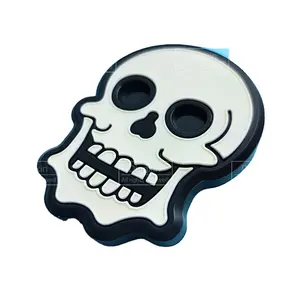 OEM/ODM pabrik penjualan paling laris hadiah pin PVC karet lunak Halloween kerangka menakutkan desain unik kustom untuk parade Halloween