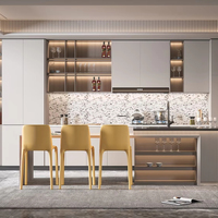 Ensemble d'armoires de cuisine modulaires personnalisées Lesso Home avec structure en MDF, poignées imperméables et profilés en aluminium