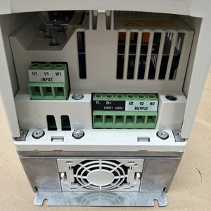 ACS800-01-0004-5 ACS8000100045 ไดรฟ์ปรับความถี่ 380 ถึง 480 โวลต์ 5 สำหรับ PLC - Product Image 3
