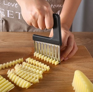 Eco-Friendly Stainless Steel Kitchen Cutter Wavy Blade Potato <strong>Crinkle</strong> <strong>Cutting</strong> Tool Metal Chopping <strong>Knife</strong> for Cooking PE Plastic - Product Image 5