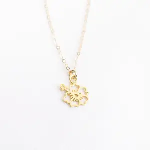 Neue Lieferung auf Lager Hibiskus hawaiianische Blume Halskette 18k Gold vergoldet Edelstahl wasserdichte Halskette Damenschmuck