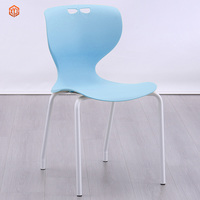 Chaise de formation moderne en plastique avec pieds en métal, fabriquée par l'usine XJY de Foshan