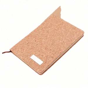 Ensemble cadeau bloc-notes et porte-clés en liège pour entreprise immobilière, idéal pour le bureau, les affaires et les cadeaux d'entreprise immobilière - Product Image 5