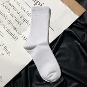 2021 nouveau Design corée mode chaussettes automne hiver couleurs pures hommes femmes unisexe chaussettes <span class=keywords><strong>coton</strong></span> <span class=keywords><strong>mi</strong></span> <span class=keywords><strong>bas</strong></span> sur le mollet chaussette - Product Image 2