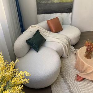 Canapé en laine d'agneau minimaliste italien en forme de pétale, forme ronde, rembourrage en mousse, canapé de salon - Product Image 4