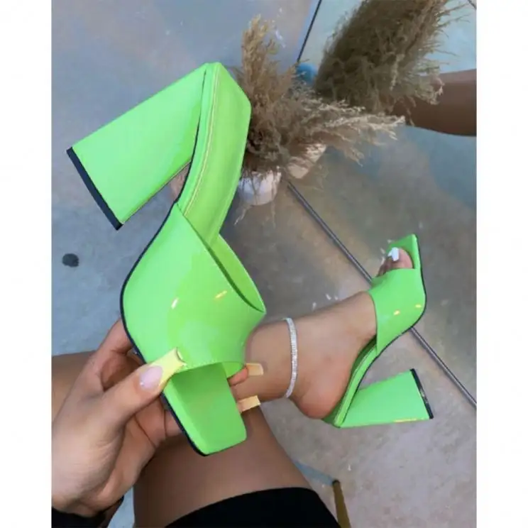 ठोस फ्लोरोसेंट रंग गर्मियों ऊँची एड़ी के जूते महिलाओं सेक्सी सैंडल पर्ची पर चंकी खीर पोशाक जूते बड़ा आकार 45 गैर पर्ची