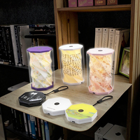 Échantillon gratuit personnalisation d'usine Halloween ABS motif rotatif veilleuse rechargeable lampe pliante en papier cadeau promotionnel
