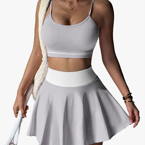 Ensemble deux pièces sport pour femme : Soutien-gorge de sport sexy type camisole et jupe plissée taille haute personnalisable pour le tennis, la course et le fitness - Product Image 2