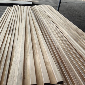 ألواح حائط للتلفاز بتصميم مقضب من الخشب الصلب في الشرق الأوسط ، قشور من كلوريد البولي فينيل - Product Image 5