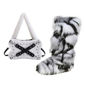 รองเท้าบูทขนสัตว์เทียม HS4770สำหรับเด็กผู้หญิงแนวยุ่งพร้อมกระเป๋าเงินชุดกระเป๋าและรองเท้าเฟอร์ทรงมนประดับหมุดแนวพังก์โกธิคแบบคลุมเครือ - Product Image 1