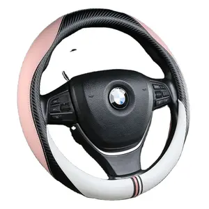 Oferta directa de fábrica en cubierta de volante de coche deportivo de PU colorida duradera accesorio Interior de cuero Universal