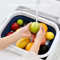 Planche à découper carrée pliable 3-en-1 en PP avec panier de drainage pour la préparation des aliments et le lavage des légumes en cuisine