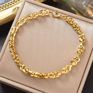 Bracelet de mode personnalisé en acier inoxydable poli, massif, luxueux et élégant, plaqué or, design sur mesure - Product Image 1
