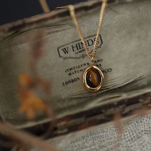 Ensemble collier et boucles d'oreilles tendance en acier inoxydable avec pierre naturelle œil de tigre et grain de café, style Murad, personnalisable - Product Image 2