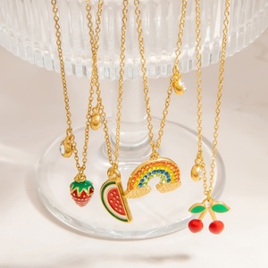 Collar de Frutas de Acero Inoxidable de Moda para Mujer con Colgante de Fresa y Cereza Arcoíris, Joyería de Perlas Impermeable, Regalo de Cumpleaños - Product Image 1
