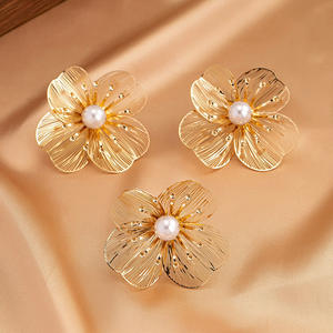 Wholesale <b>Jewelry</b> <b>Set</b> Hollow Mesh Flower Earrings Sweet Exaggerated <b>Pearl</b> Ring Earrings - Product Image 3