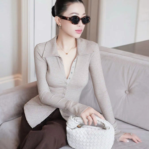 Col rabattu côtelé pour femme, fabriqué au Vietnam avec des techniques de tricot, service OEM, style décontracté, haute qualité - Product Image 1