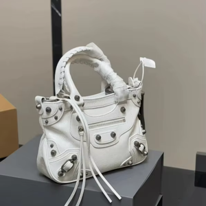 Bolso de Mano Unisex de Piel de Oveja Suave, Estilo Retro de Alta Gama, Versátil y Moderno, con Dos Correas y Cierre de Cremallera, Duradero - Product Image 6