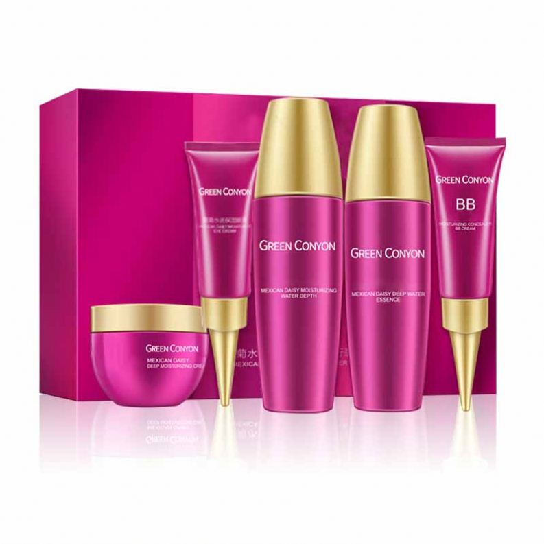 Милый набор для ухода за кожей ребенка