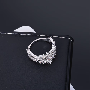 Bague Hip-hop multicouche en forme de flocon de neige creux, design simple et polyvalent, personnalisation de la bague en zircon - Product Image 2