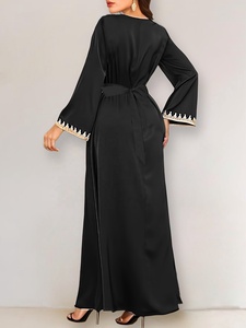 Nuevo Vestido Abaya Musulmán Árabe de Oriente Medio con Diseño de Parches y Cinturón, Vestido Largo Formal para Celebraciones Religiosas - Product Image 2