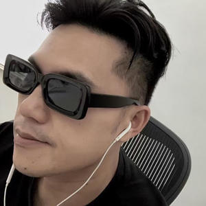 แว่นกันแดดแบบยูนิเซ็กซ์กรอบสีดำเลนส์สีเหลืองป้องกันรังสียูวี 400 แว่นกันแดดสำหรับเดินทางทันสมัยระดับการส่งผ่านแสงคลาส 2 - Product Image 3